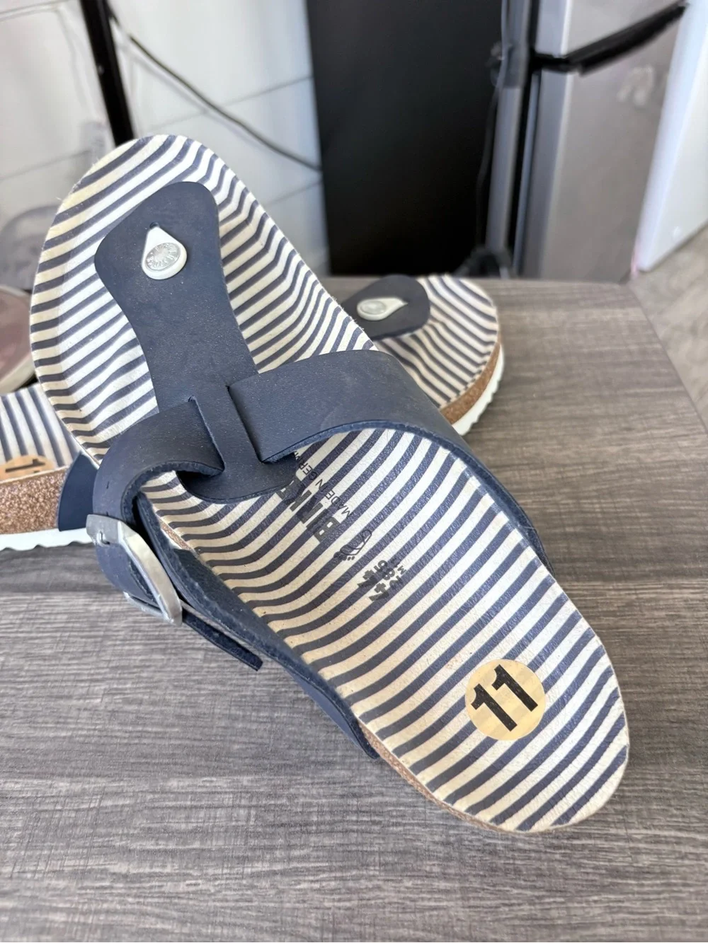 Mens Navy Blue Striped T-strap Sandals unisex size 11 men’s